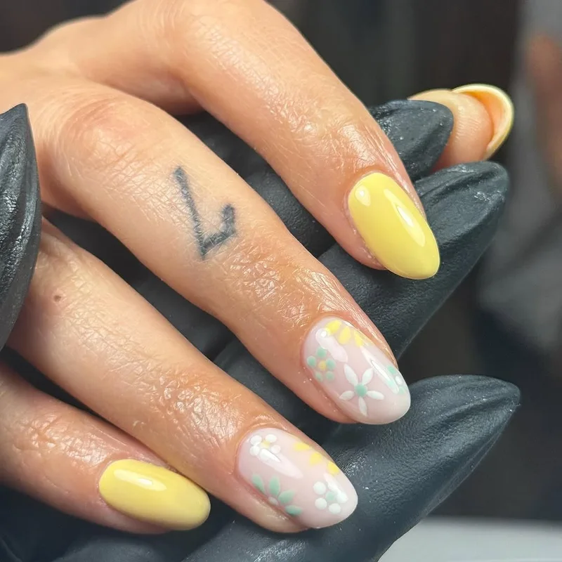 Roses Gel Nails project 3